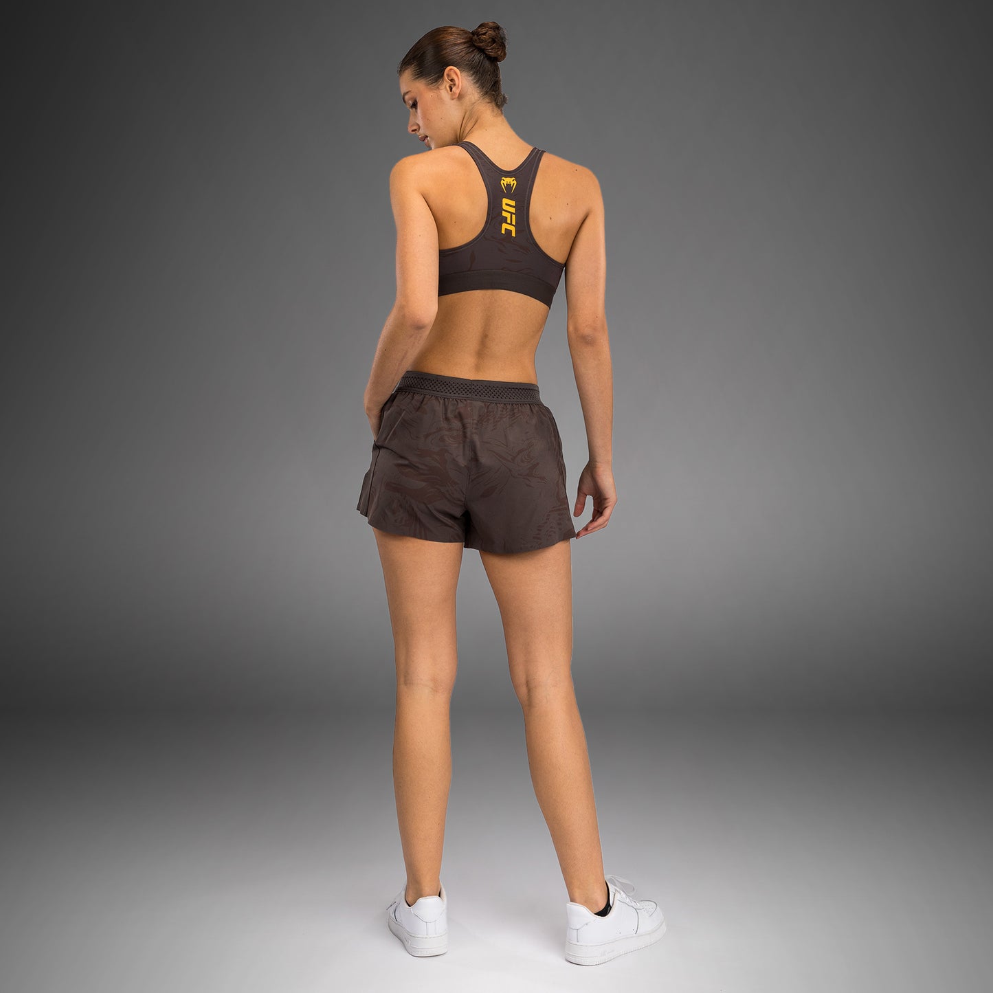 UFC Fusion by Venum Fight Week Performance Shorts voor Dames - Earthen Brown