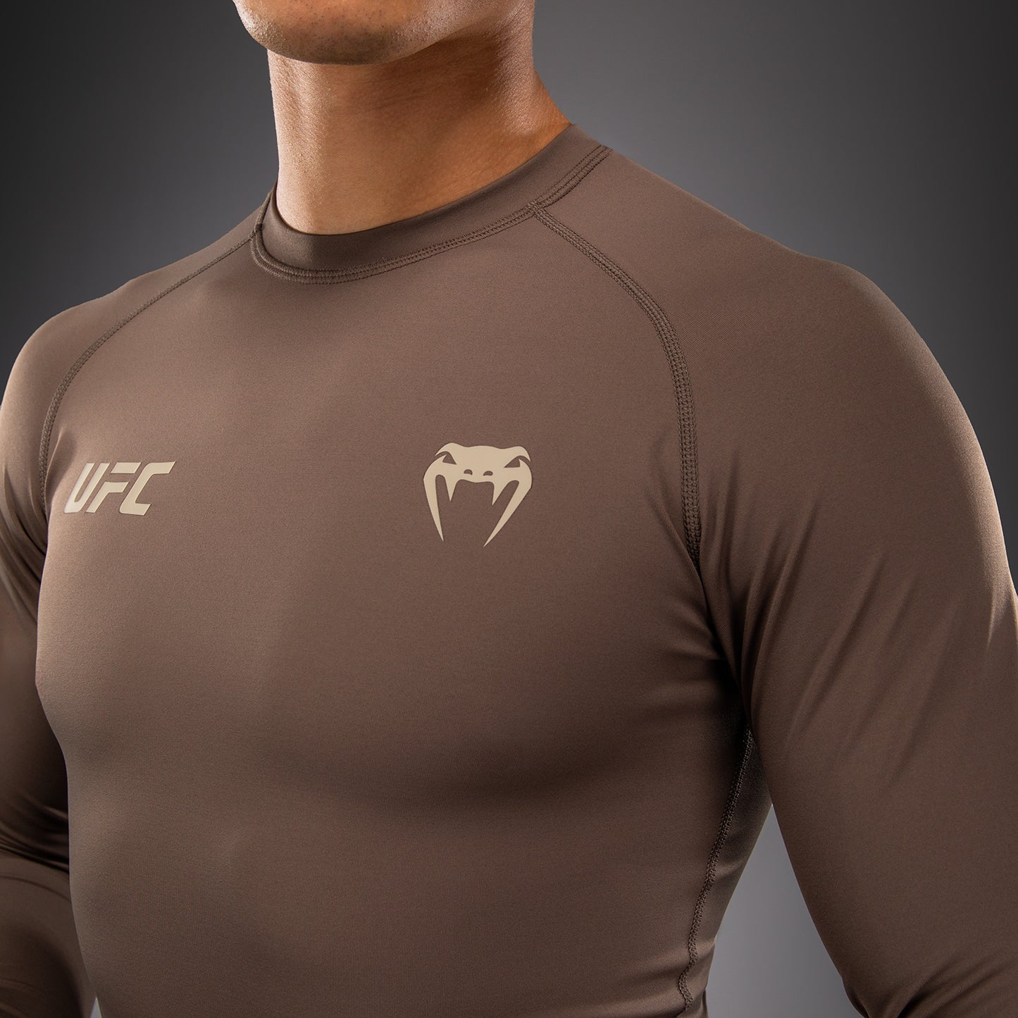 Venum UFC Unity by Venum Authentic Fight Week Heren Technische Rashguard met Lange Mouwen - Bruin