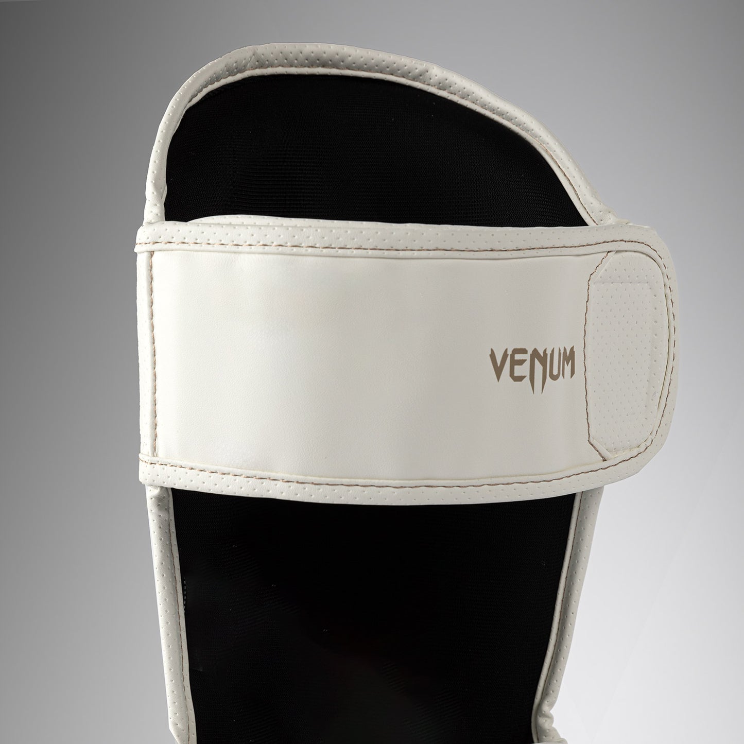 Venum Impact Evo Scales Scheenbeschermers – Ivoor