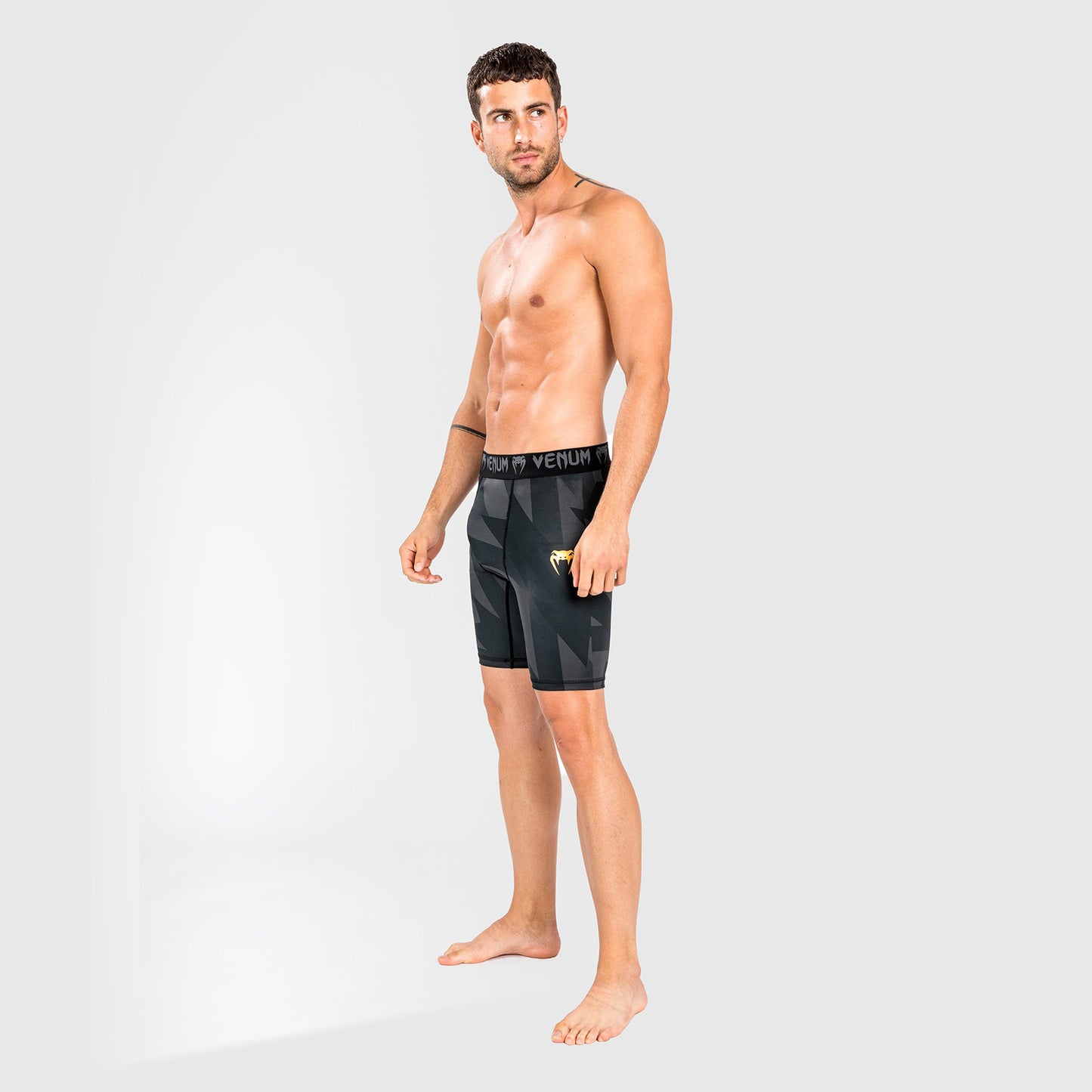 Vale Tudo Venum Razor Short - Zwart/Goud