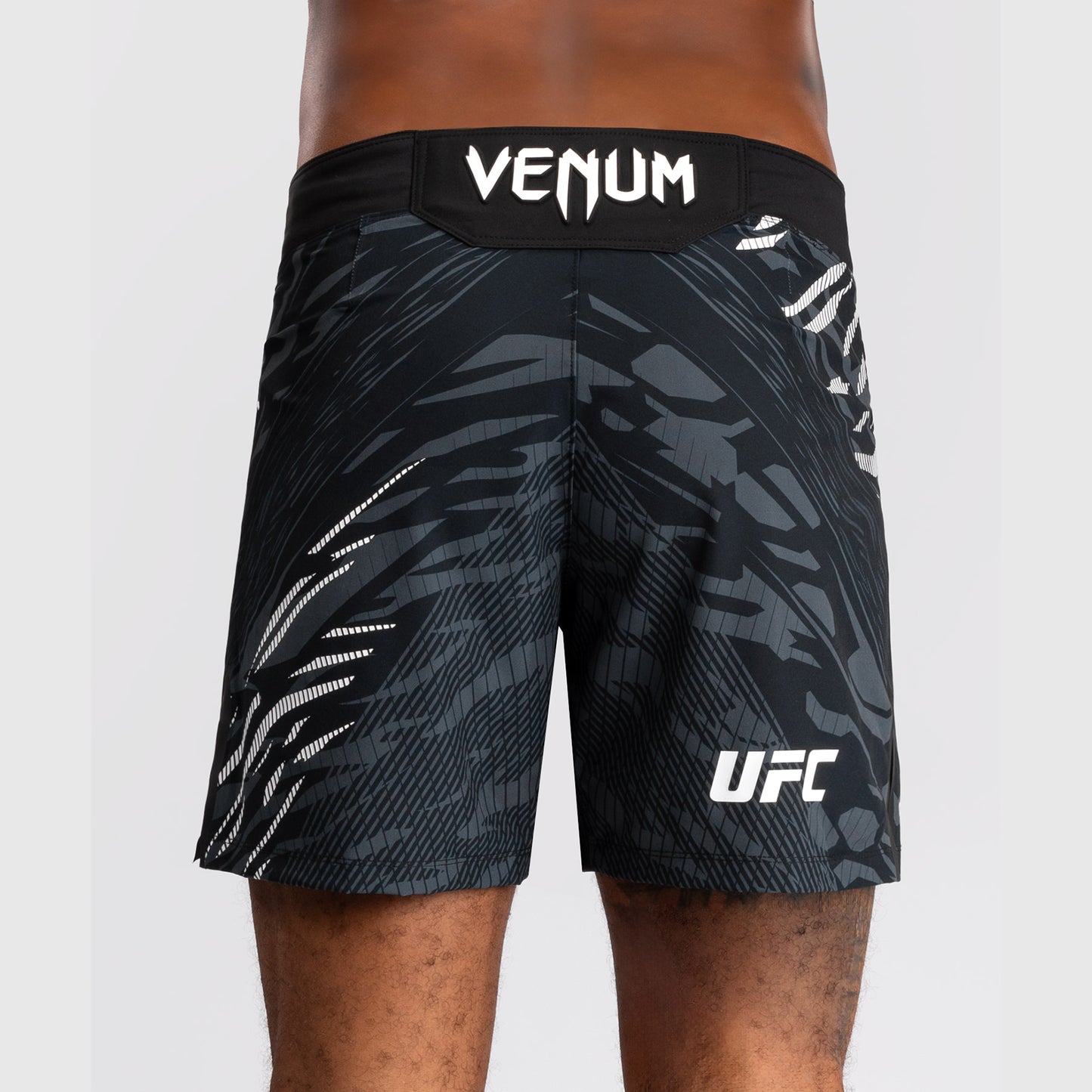 UFC Fusion by Venum Personalized Authentic Fight Night Fight Shorts voor Heren - Kort Fit - Zwart