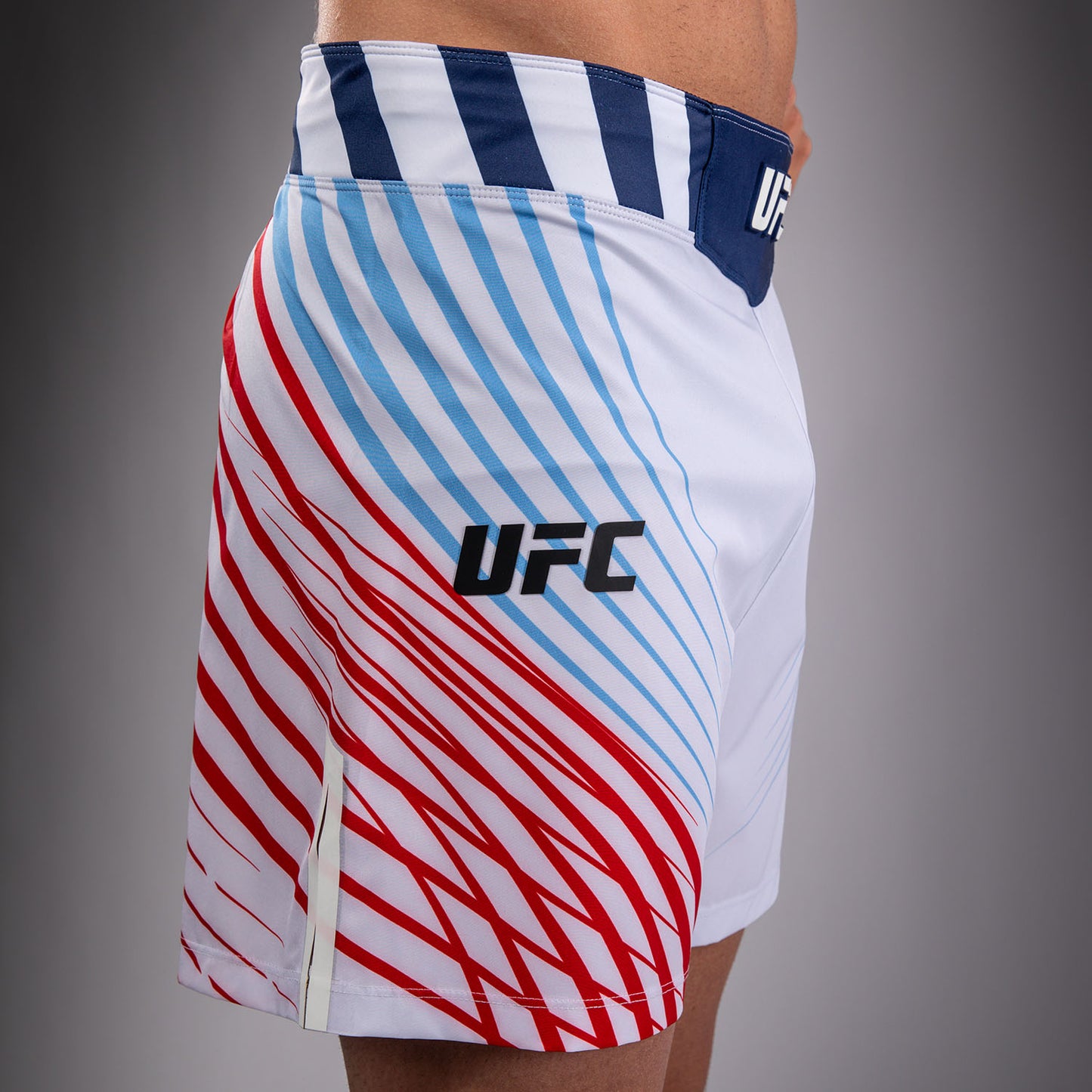 Official UFC Freedom 250 by Venum Authentic Fight Night Fight Shorts Short Fit voor heren - Wit