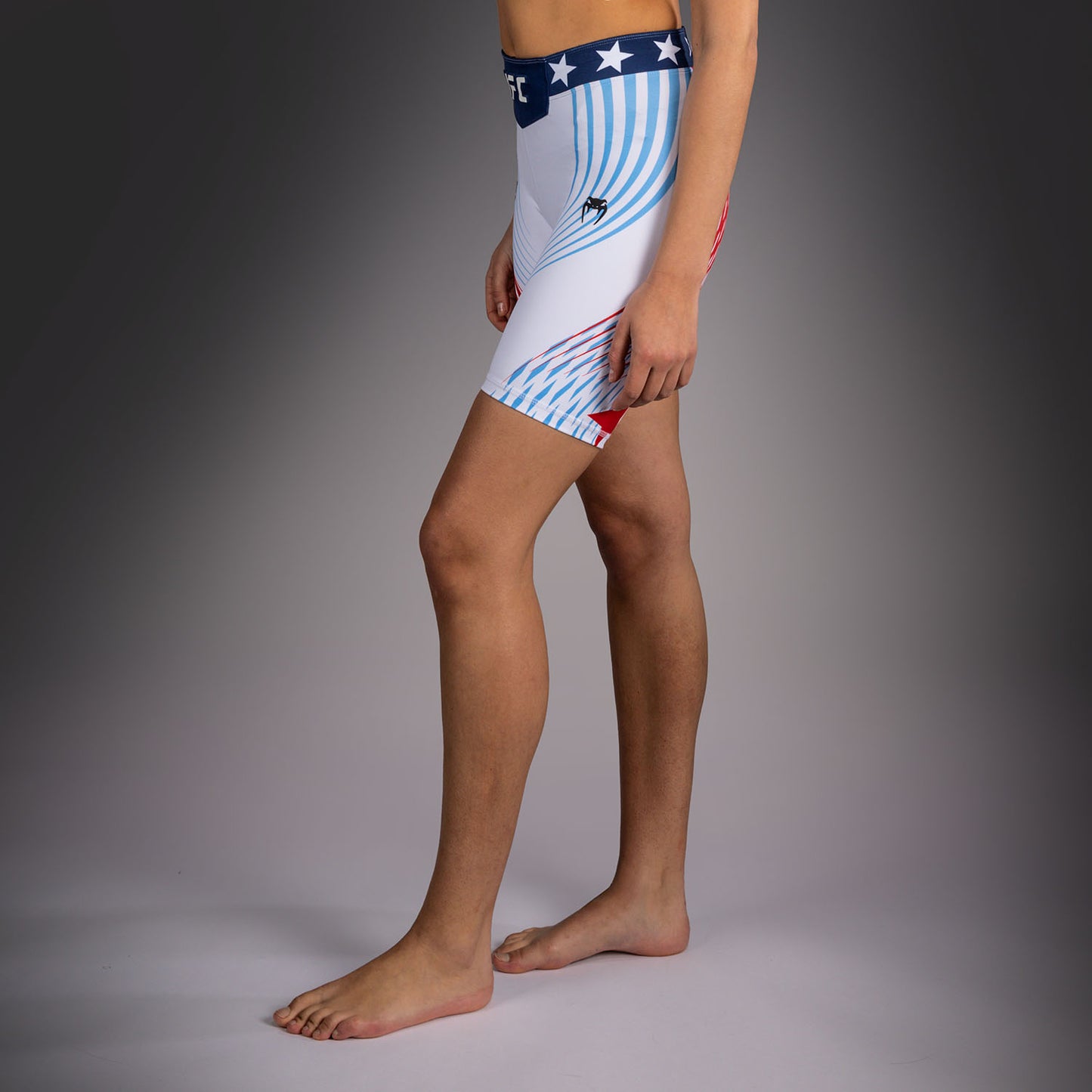 Official UFC Freedom 250 by Venum Authentic Vale Tudo Shorts Long Fit voor dames - Wit