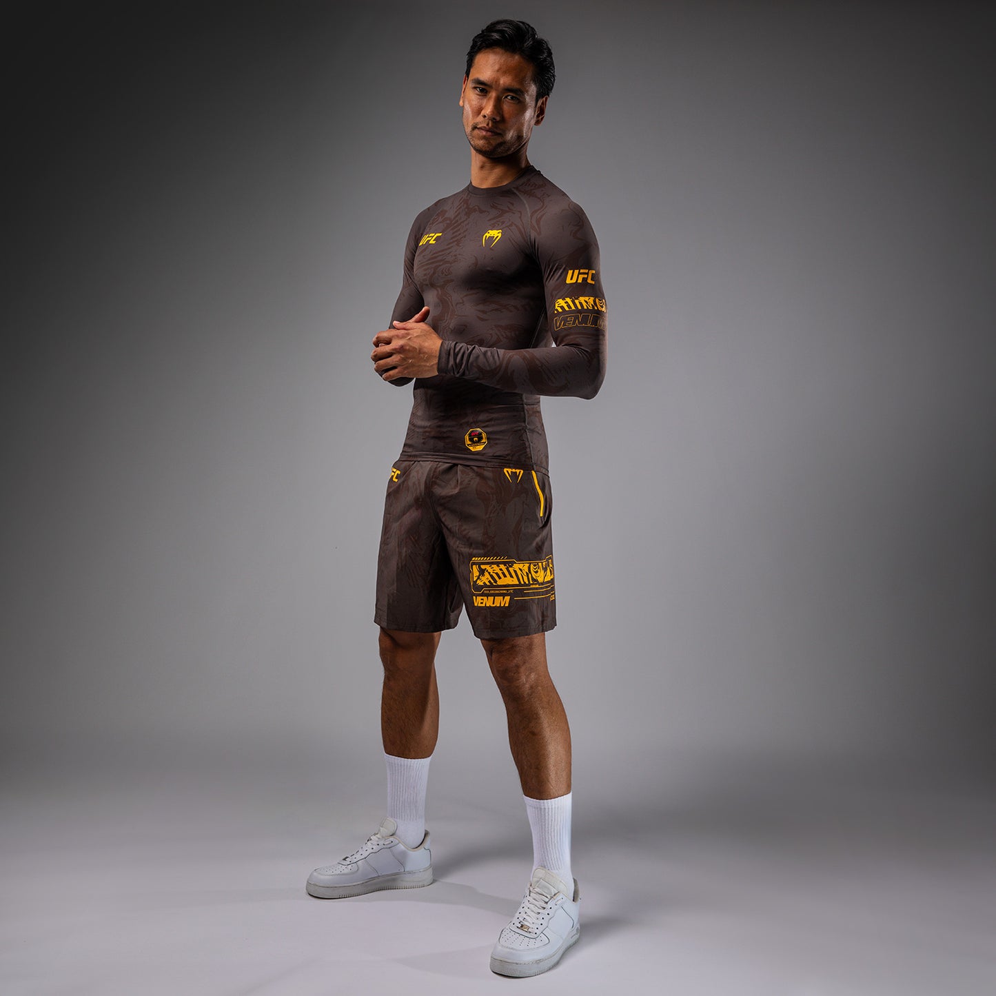 UFC Fusion by Venum Fight Week Performance Rashguard met Lange Mouwen voor Heren - Earthen Brown