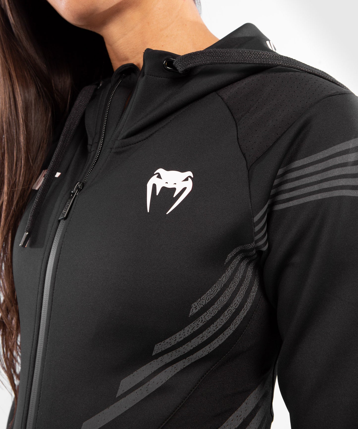 UFC Venum Gepersonaliseerd Authentic Fight Night Walkout Hoodie voor dames - Zwart