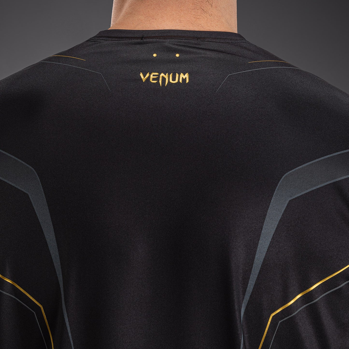 Venum Streamline Dry Tech T-shirt – Zwart/Goud