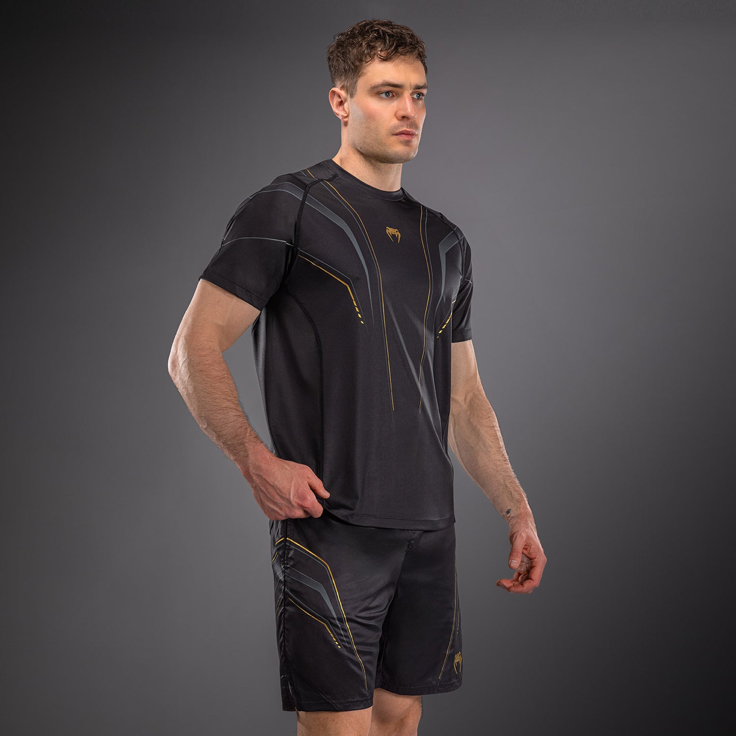 Venum Streamline Dry Tech T-shirt – Zwart/Goud