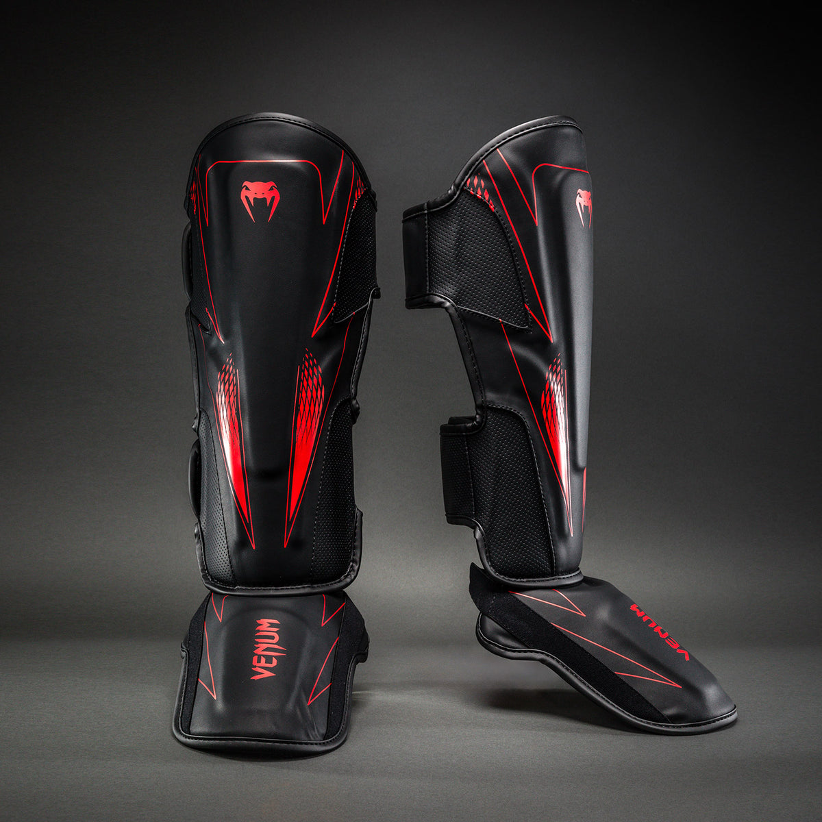 Venum Amazonia Reborn Scheenbeschermers - Zwart/Rood