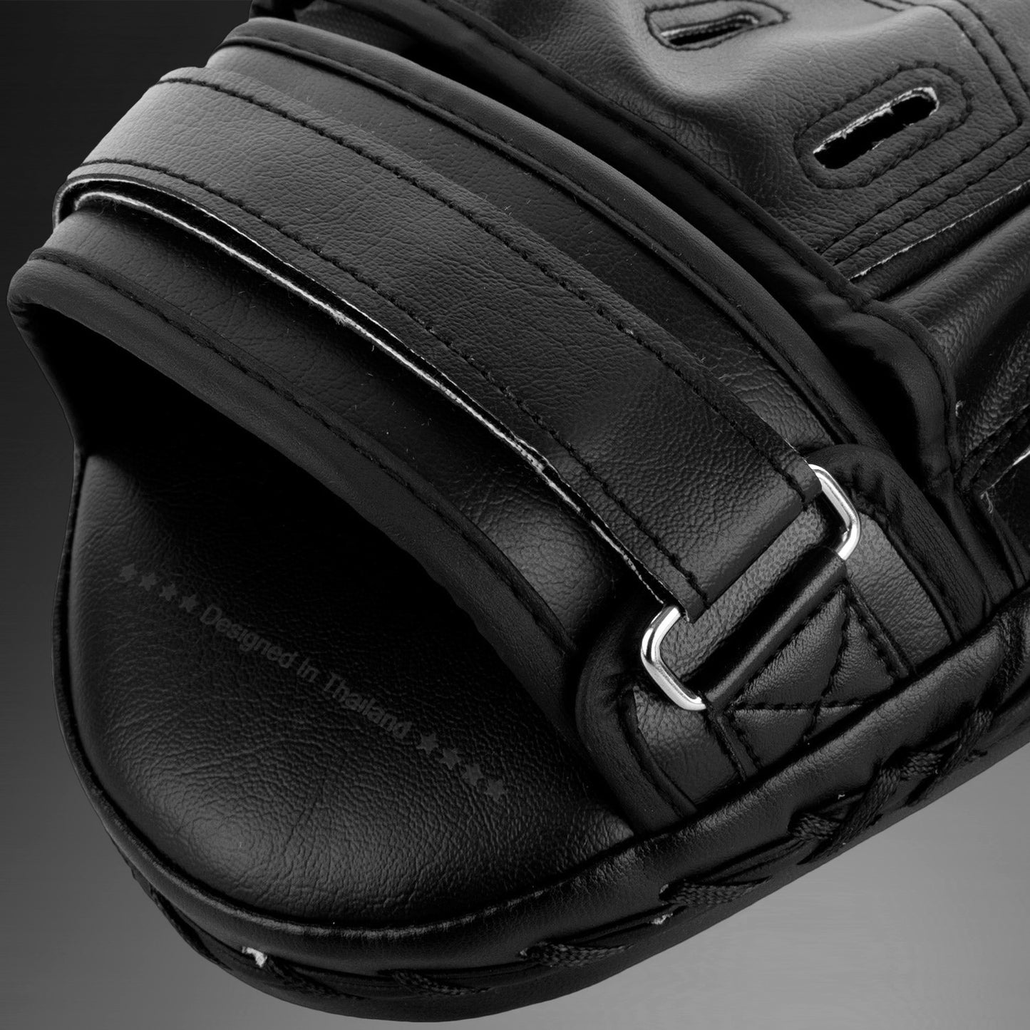 Venum Light Focus Mitts - zwart/zwart (paar)