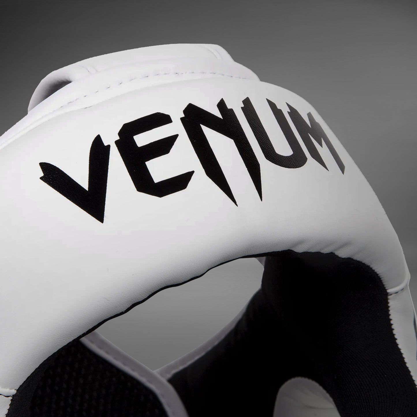 Venum Elite hoofdbeschermer – Wit/Zwart