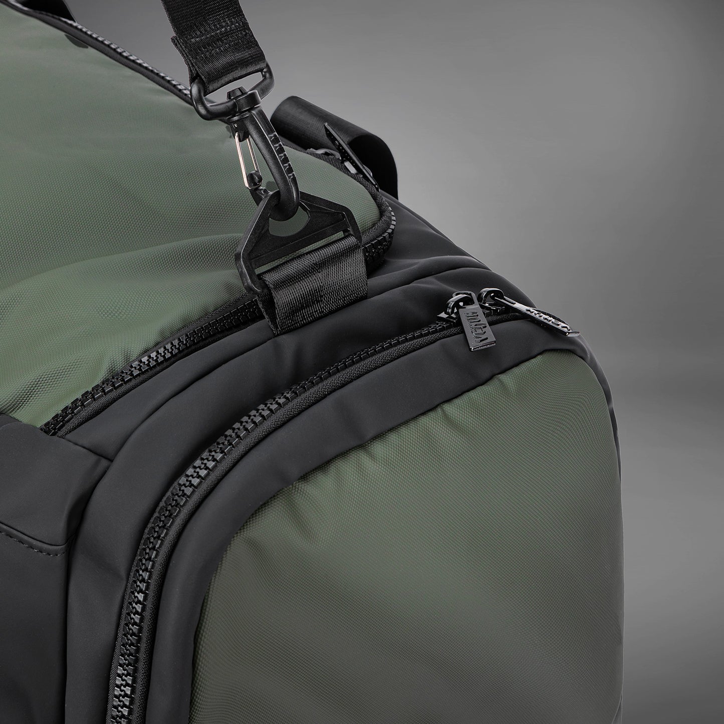 Venum Evo 2 Trainer Lite Duffle Bag (55-63L) – Zwart/Kaki