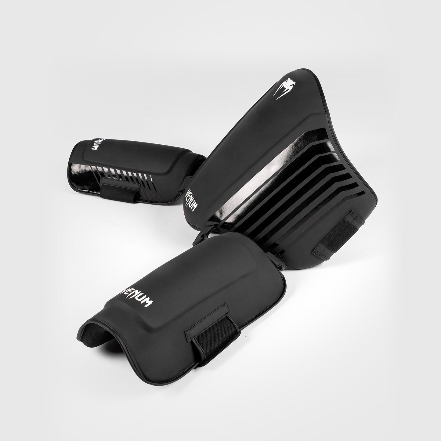 Venum Challenger Buik- en beenbeschermer - Zwart/Wit