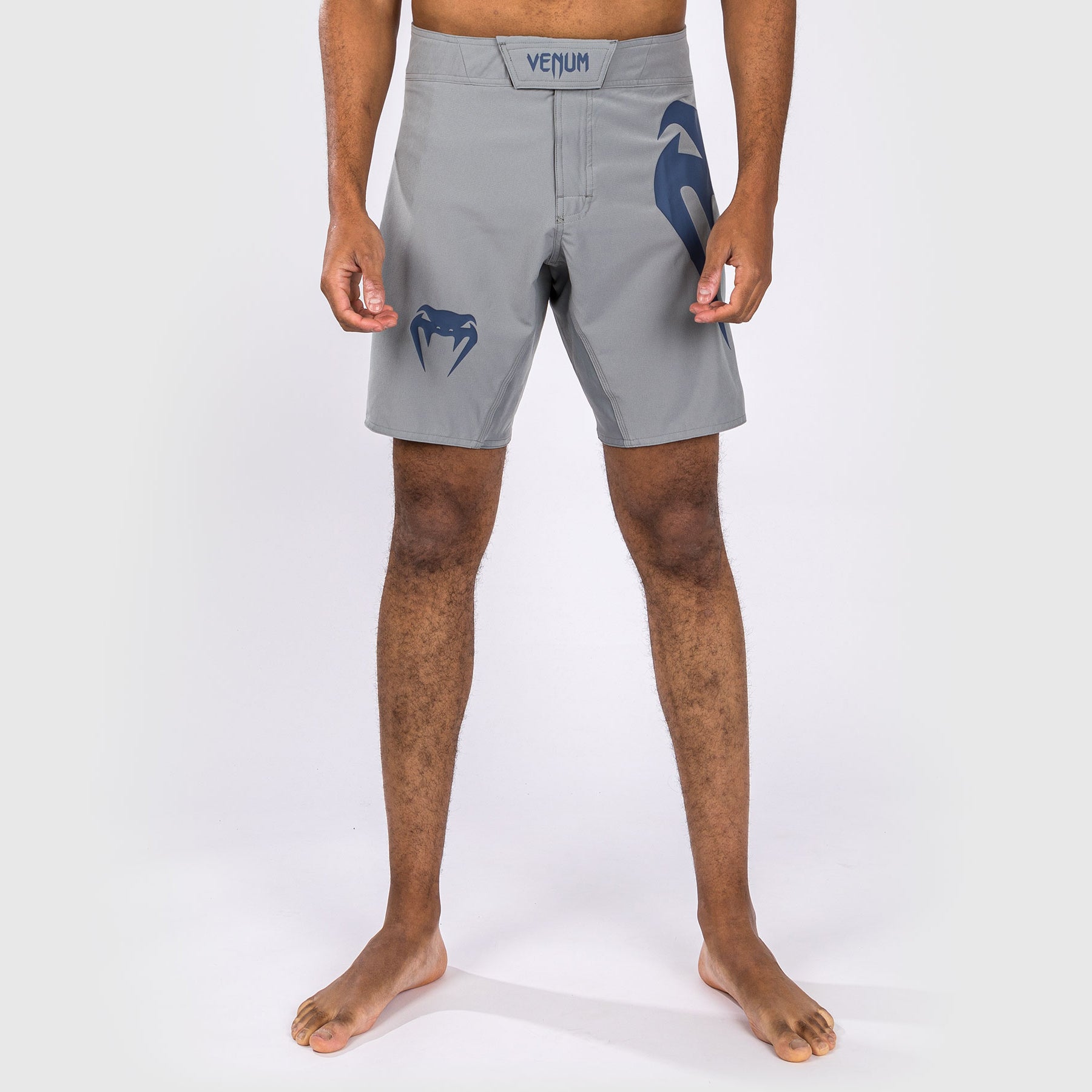 Venum Fightshort Light 5.0 Zwart/Goud – Rumble Store Venum Fightshort Light 5.0 Zwart/Goud – Rumble Store