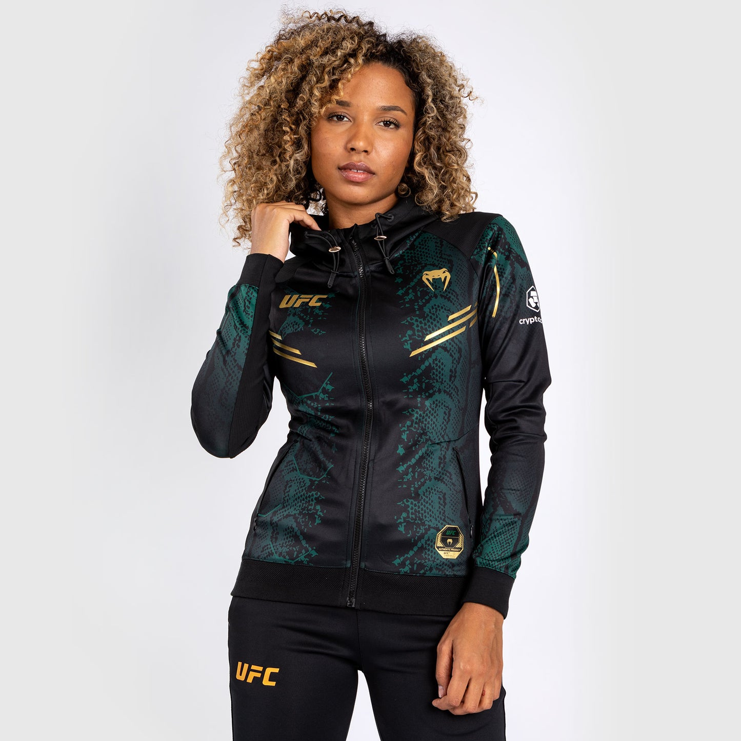 UFC Adrenaline by Venum Authentic Fight Night Vrouwen Walkout Hoodie - Emerald Edition - Groen/Zwart/Goud