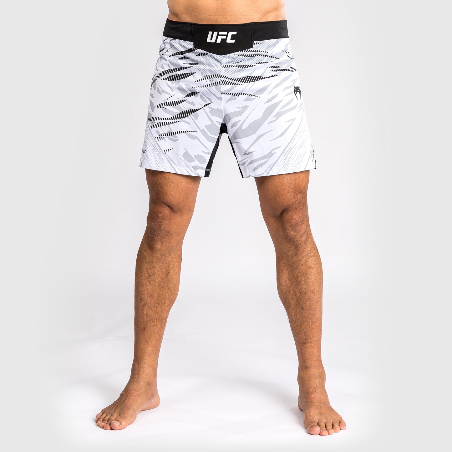 UFC Fusion by Venum Personalized Authentic Fight Night Fight Shorts voor Heren - Kort Fit - Wit