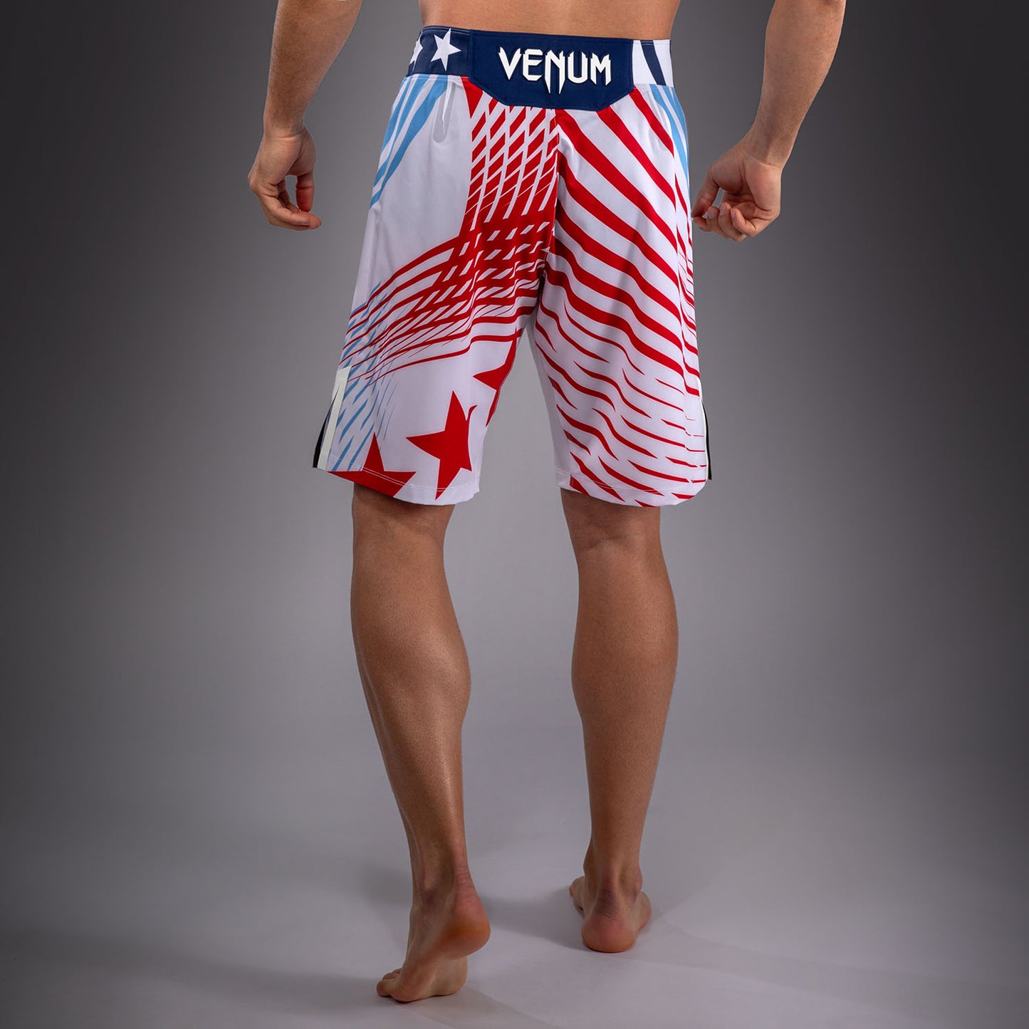 Official UFC Freedom 250 by Venum Op maat gemaakt Authentic Fight Night Fight Shorts Long Fit voor heren - Wit