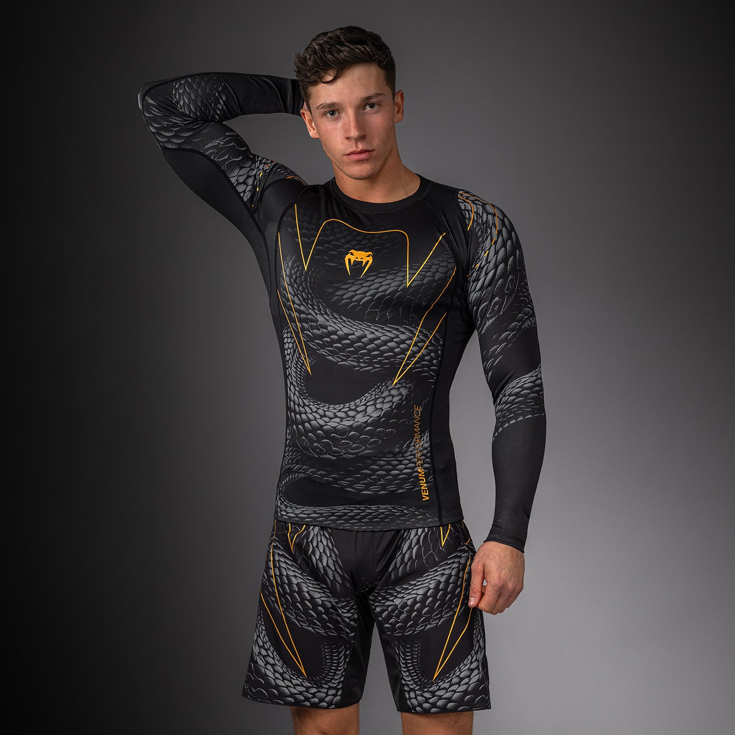 Venum Matupa Rashguard met lange mouwen - Zwart/Grijs/Goud