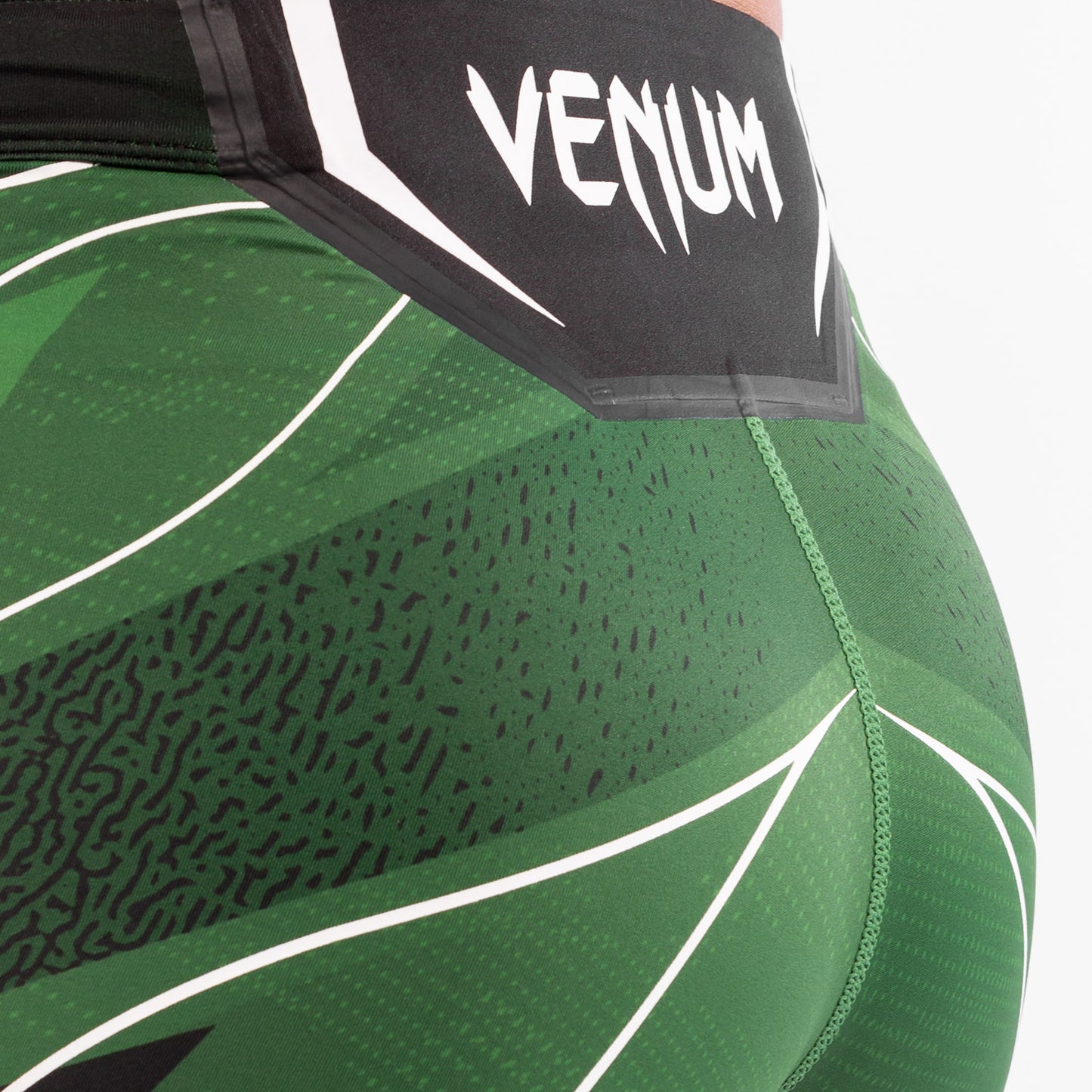 UFC Venum Authentic Fight Night Vale Tudo Damesshort - Short Fit - Groen