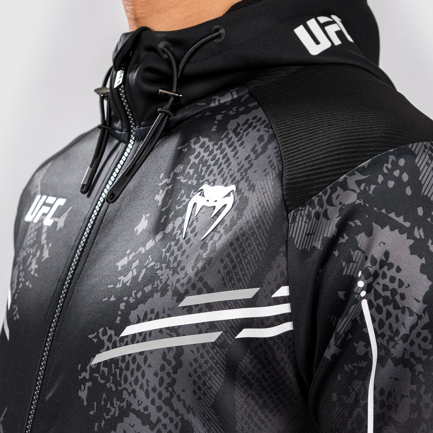 UFC Adrenaline by Venum Authentic Fight Night Heren capuchon - Zwart