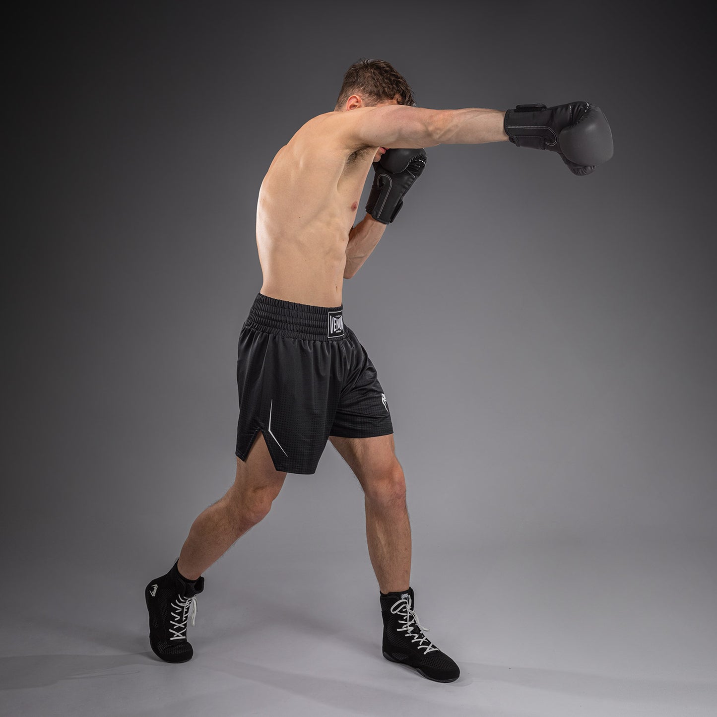 Venum Stealth Boksshort – Zwart/Wit