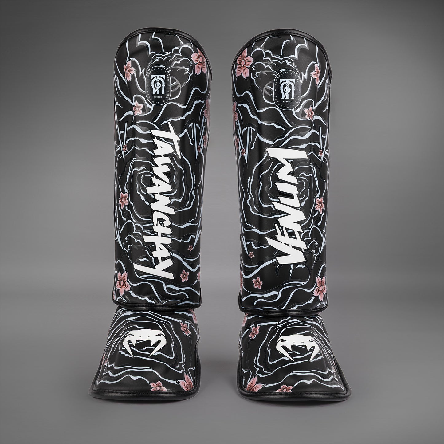 Venum x Tawanchay Scheenbeschermers – Zwart/Wit