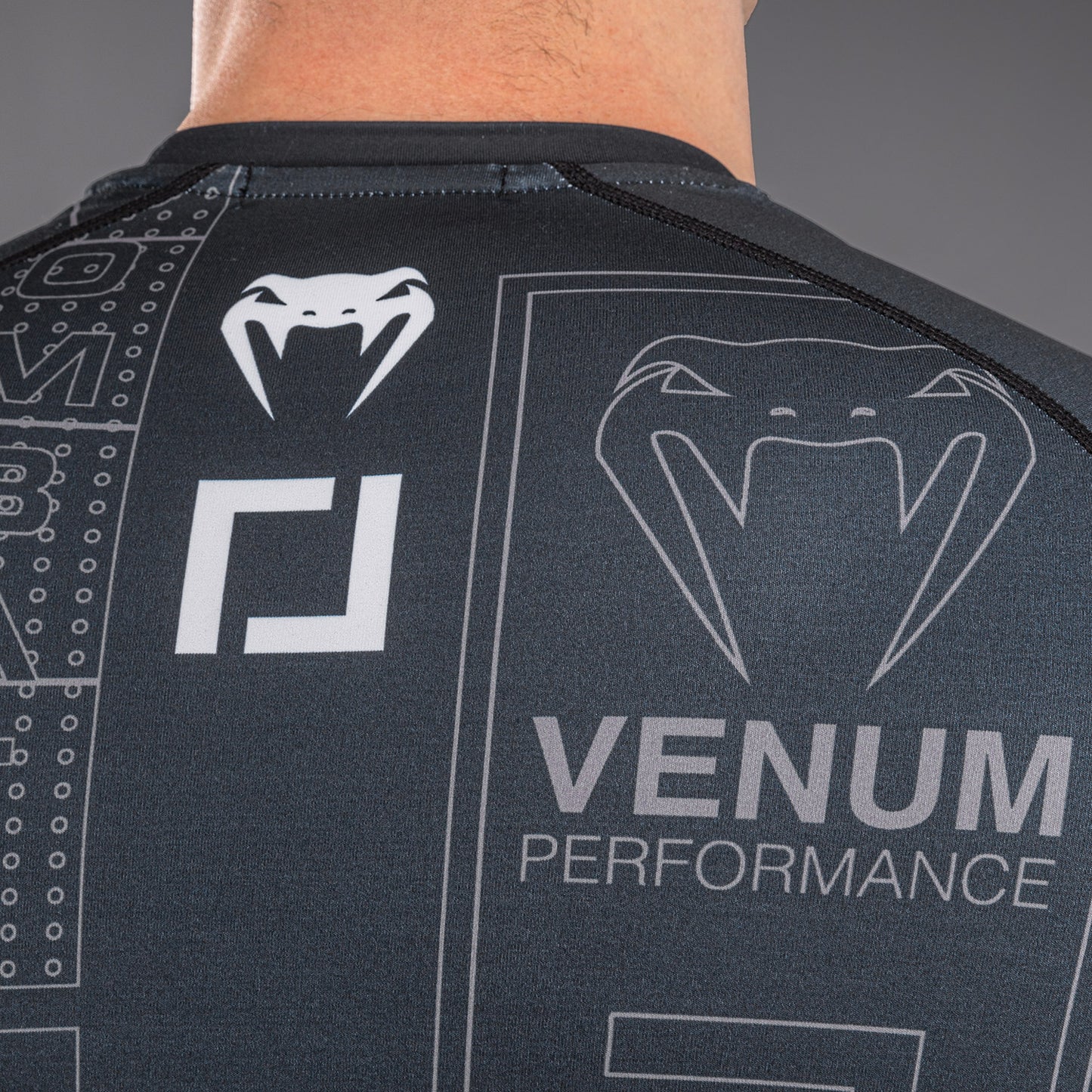 Karate Combat by Venum Rashguard met lange mouwen – Zwart/Grijs