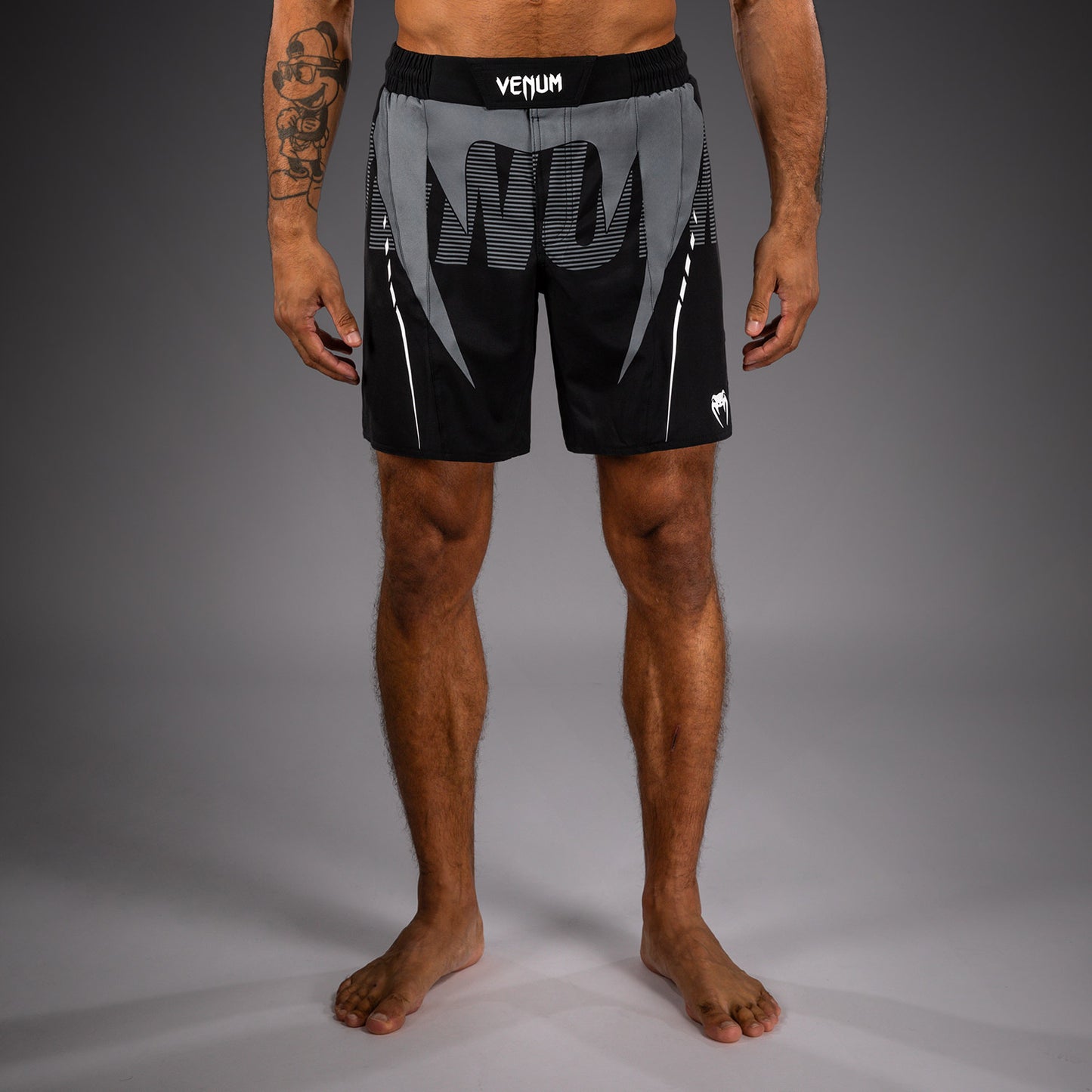 Venum Adrenaline Fightshorts – Zwart/Zilvergrijs