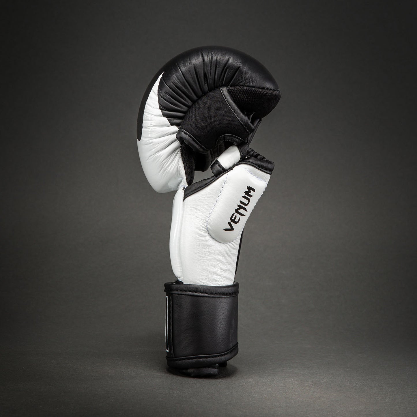 Venum Attack 2.0 Leren Sparring Handschoenen – Zwart/Wit