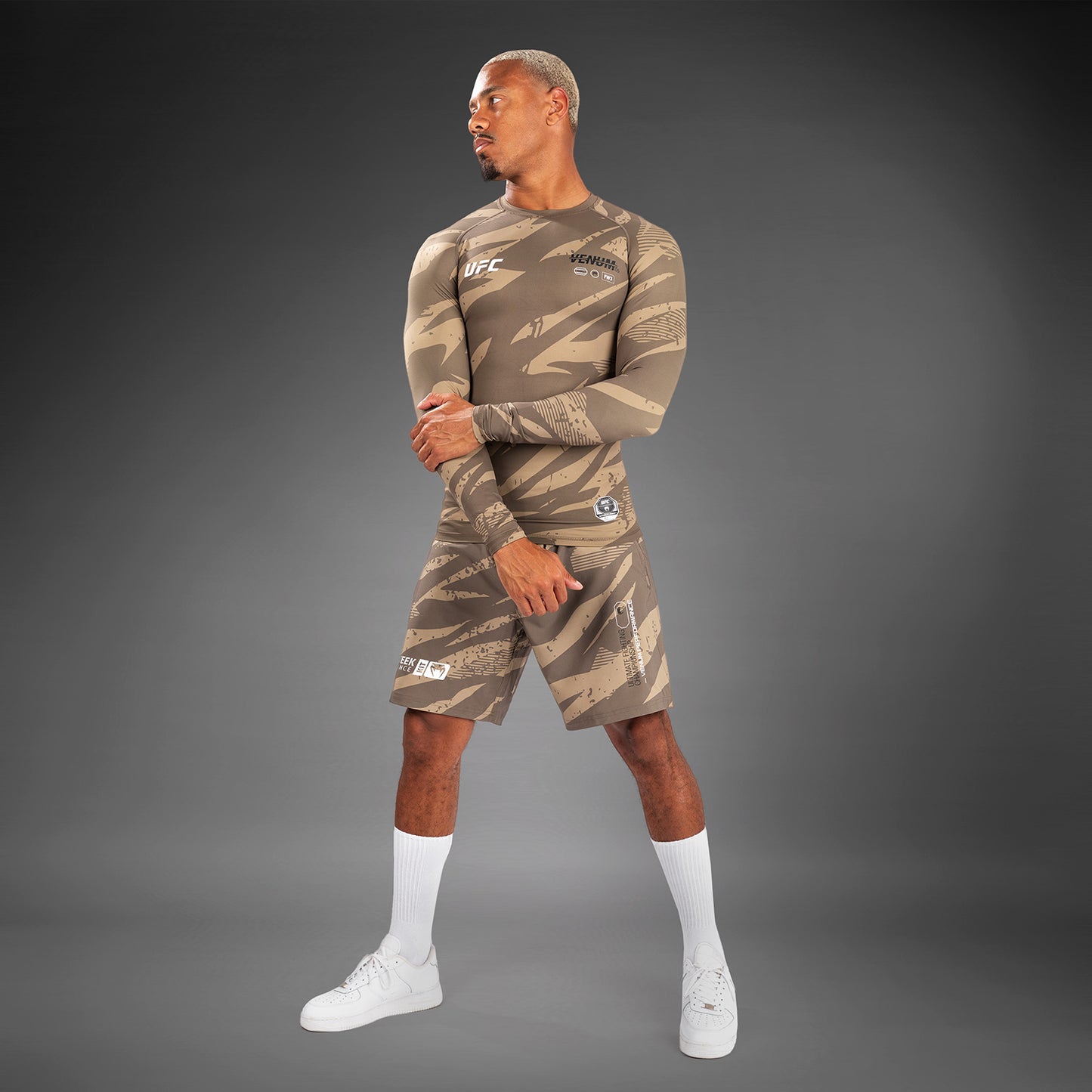 UFC Adrenaline By Venum Fight Week Prestatie Rashguard Met Lange Mouwen - Desert Camo