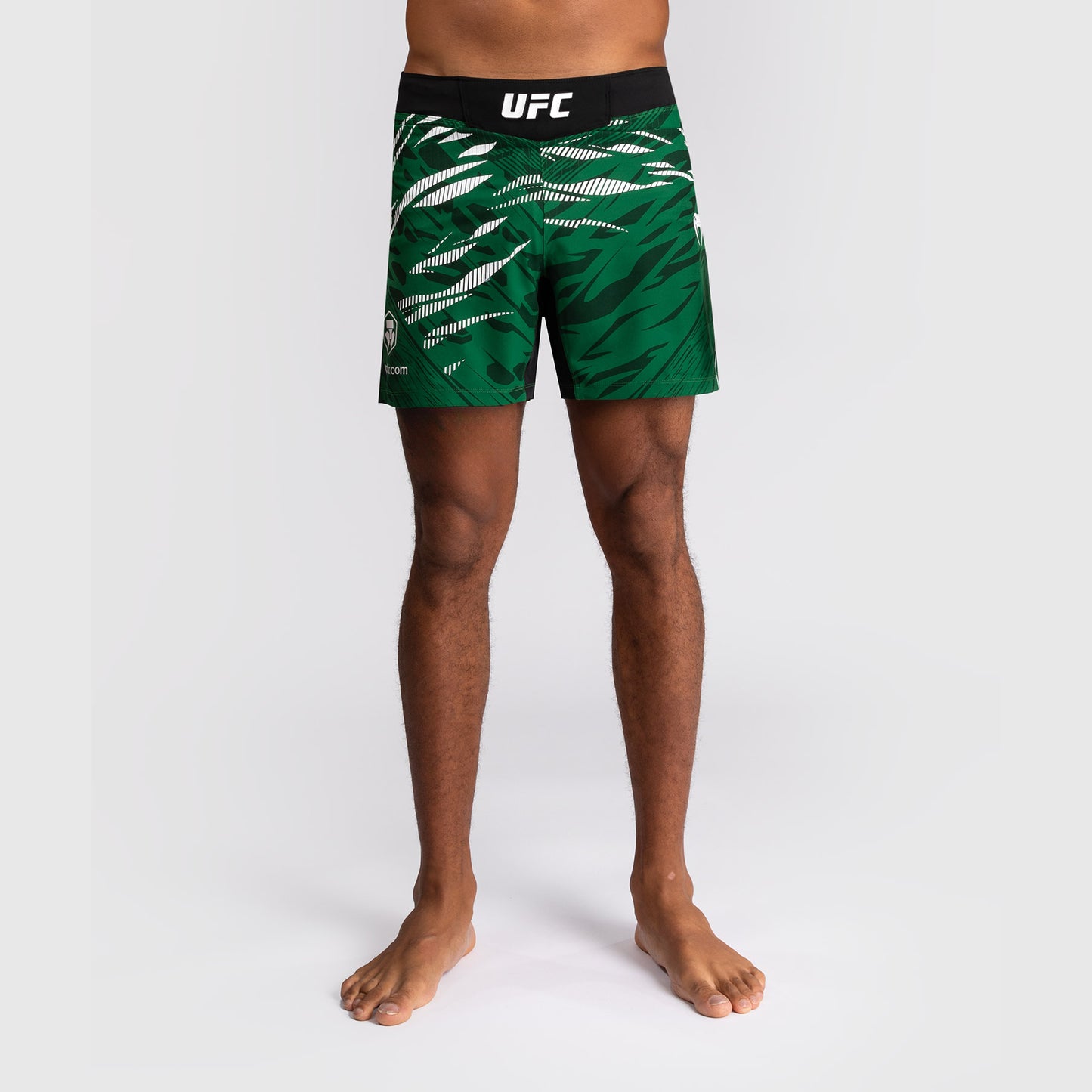 UFC Fusion by Venum Personalized Authentic Fight Night Fight Shorts voor Heren - Kort Fit - Groen