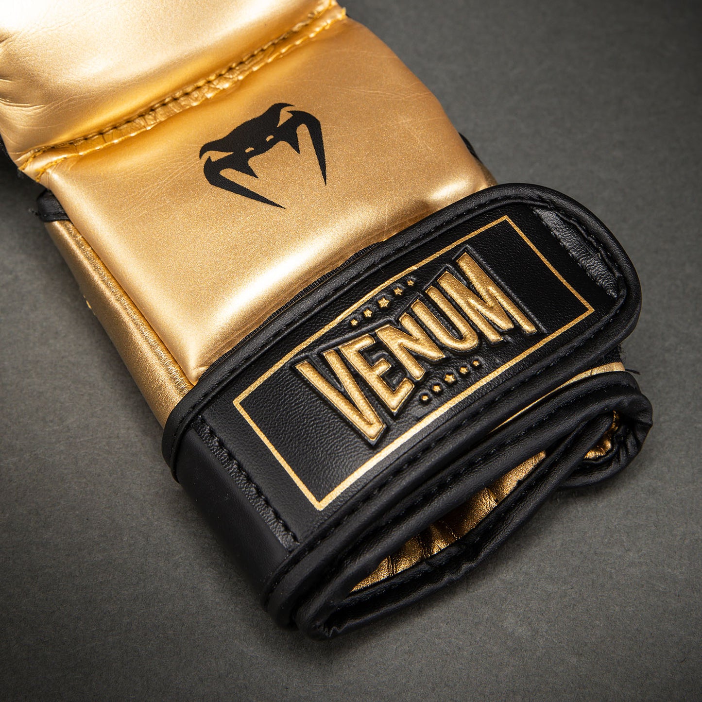 Venum Attack 2.0 Sparring Handschoenen – Goud/Zwart