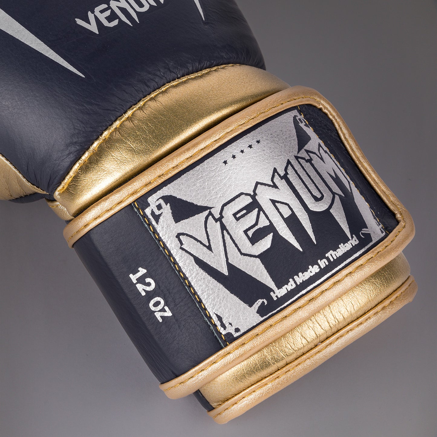 Venum Giant 3.0 Bokshandschoenen - Navy/Goud - Speciale Editie
