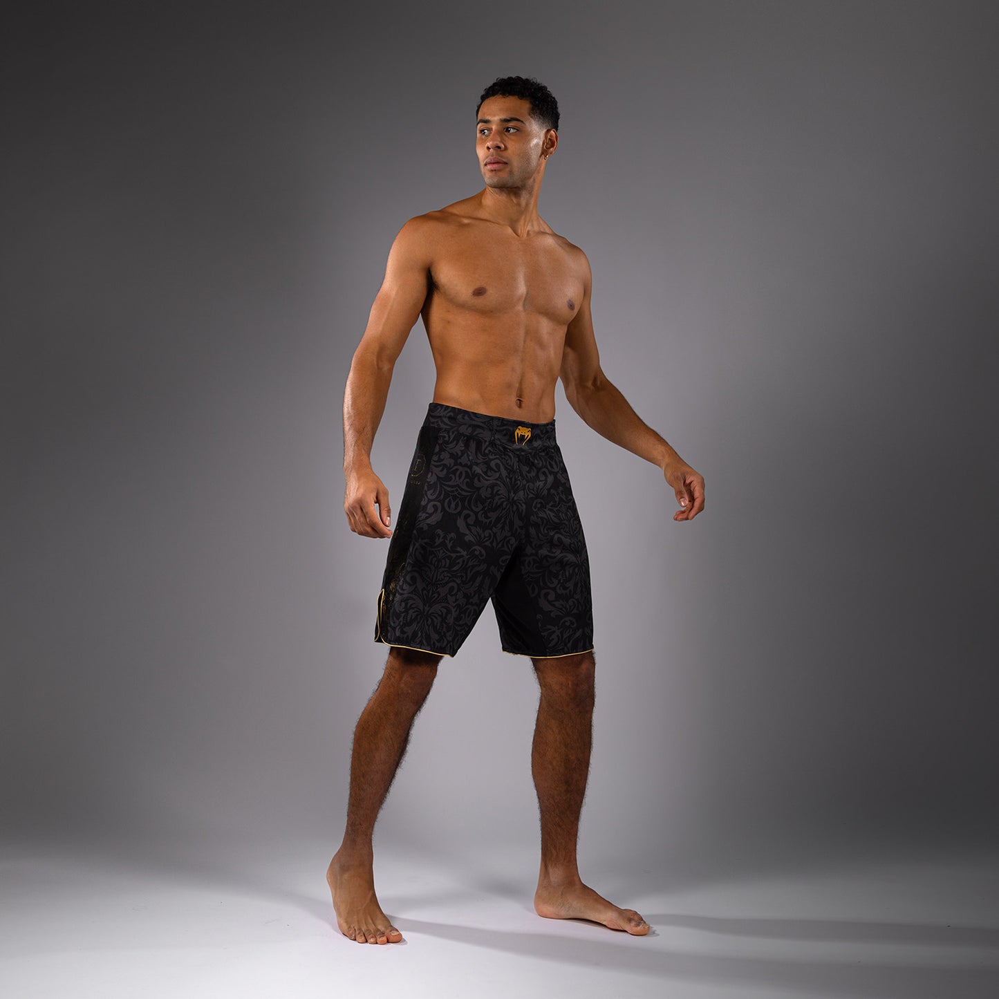 Venum x Topuria Unmatched Edition Vecht Shorts - Zwart/Goud
