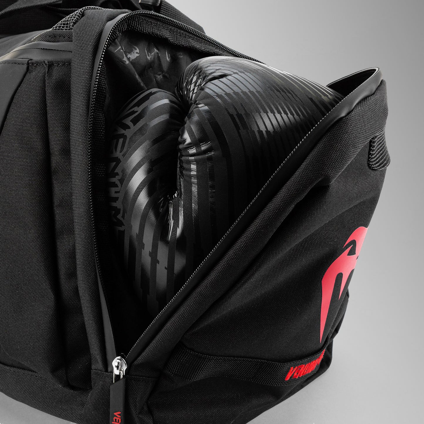 Venum Trainer Lite Evo Sporttassen (48L) – Zwart/Rood
