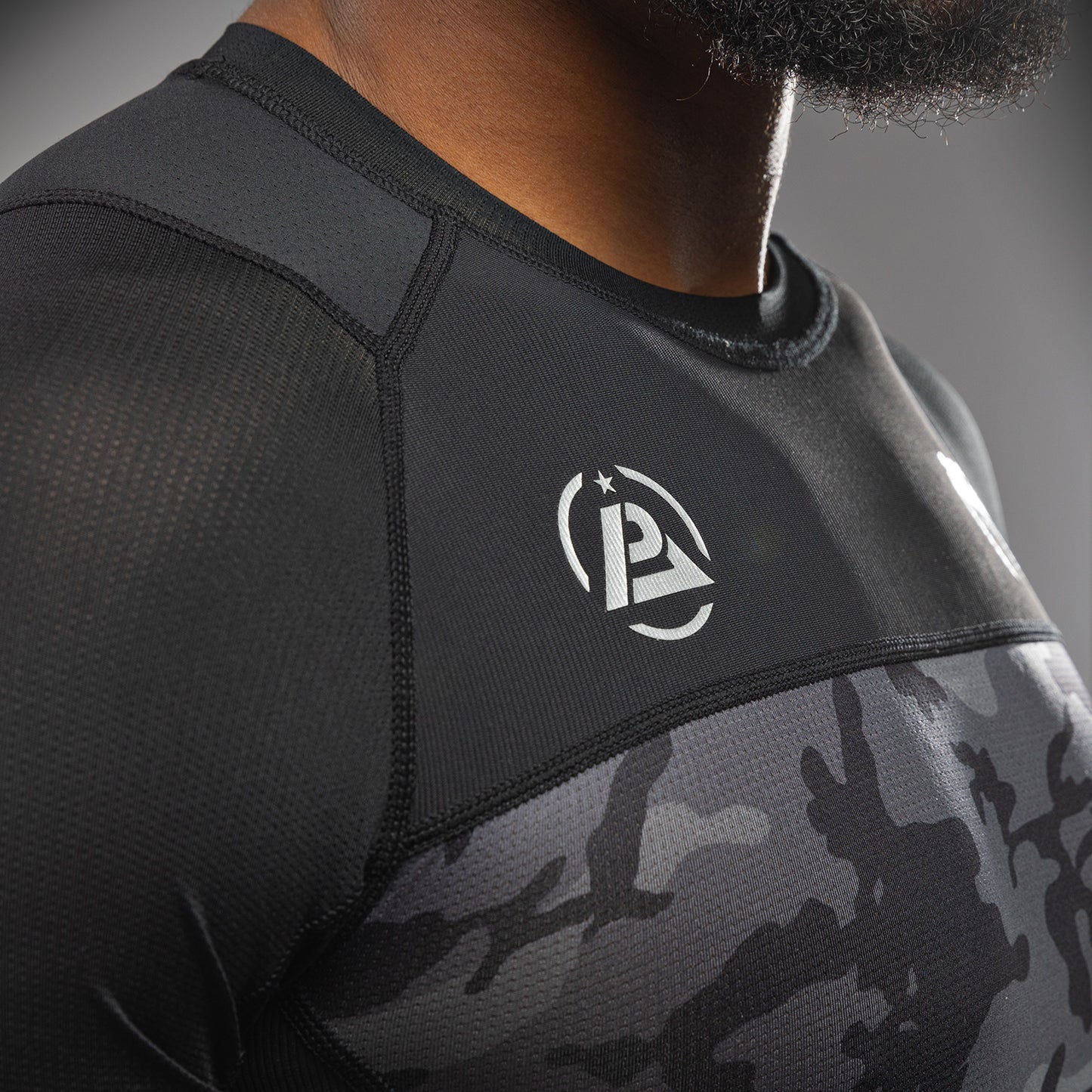 Venum x Polaris Korte Mouwen Rashguard - Zwart/Stormgrijs