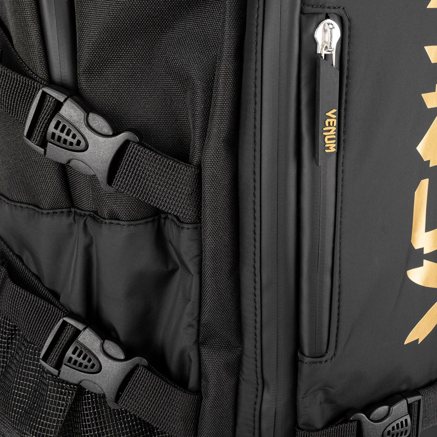 Venum Challenger Xtrem Evo Rugzak (50-63L) – Zwart/Goud