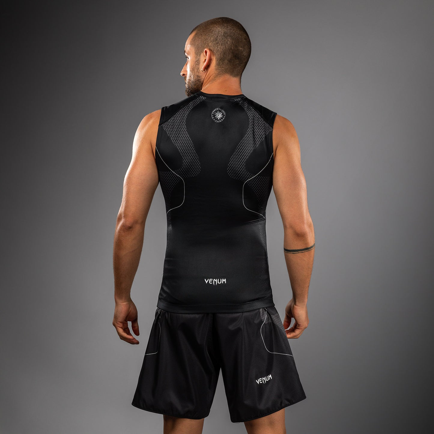 Venum Nexus Mouwloos Rashguard – Zwart/Zilver