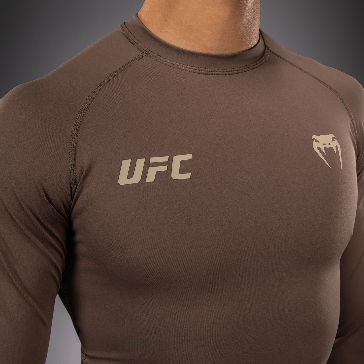 Venum UFC Unity by Venum Authentic Fight Week Heren Technische Rashguard met Lange Mouwen - Bruin