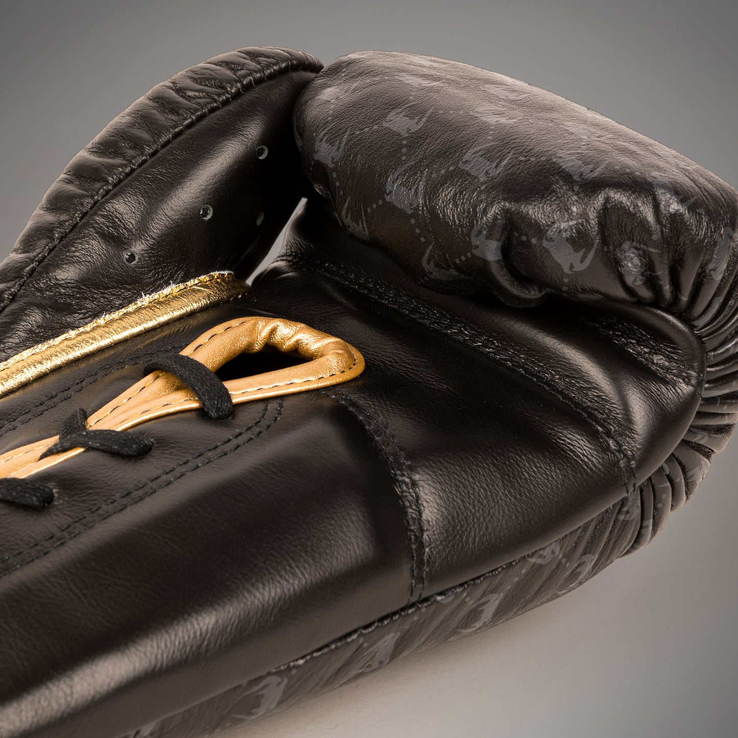 Venum Coco Monogram Pro bokshandschoenen  - Intens zwart