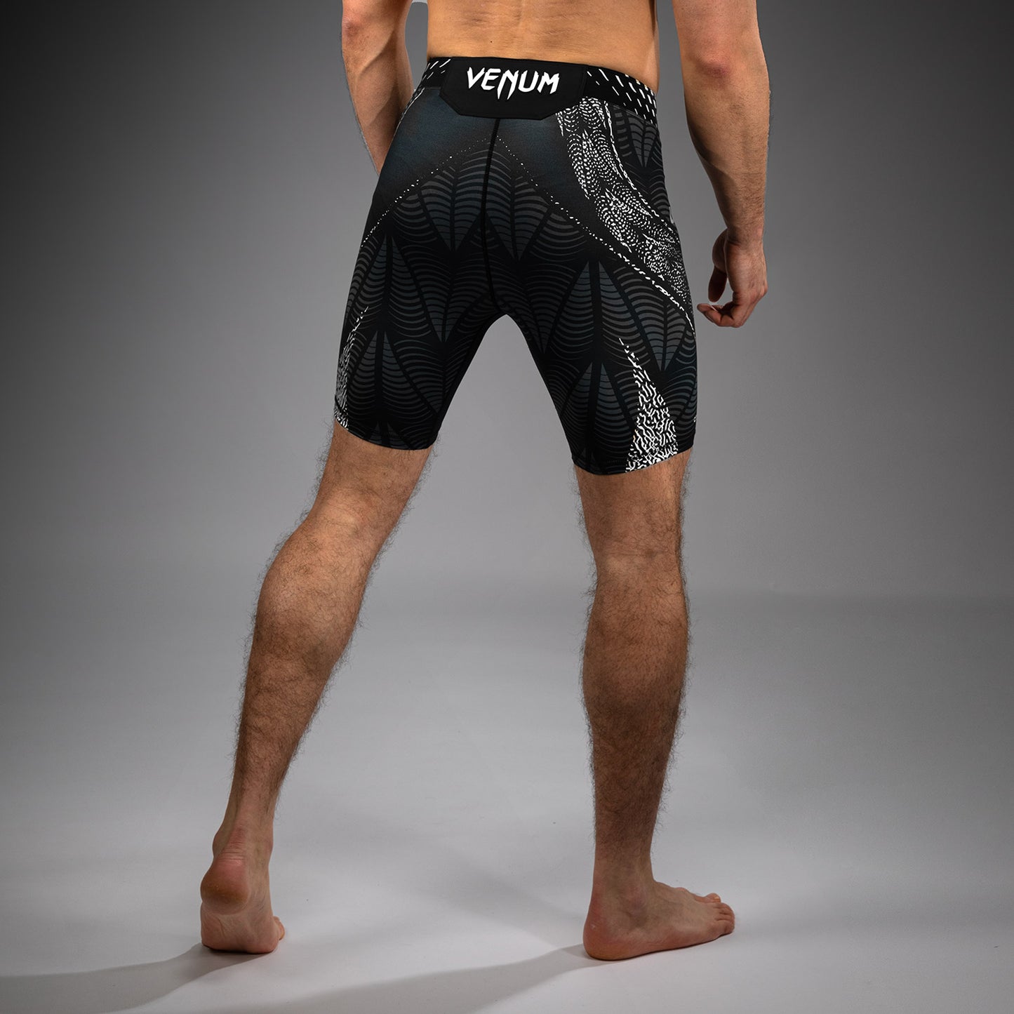 UFC Zenith by Venum Authentic Fight Night Vale Tudo Short Heren Personalized - Zwart