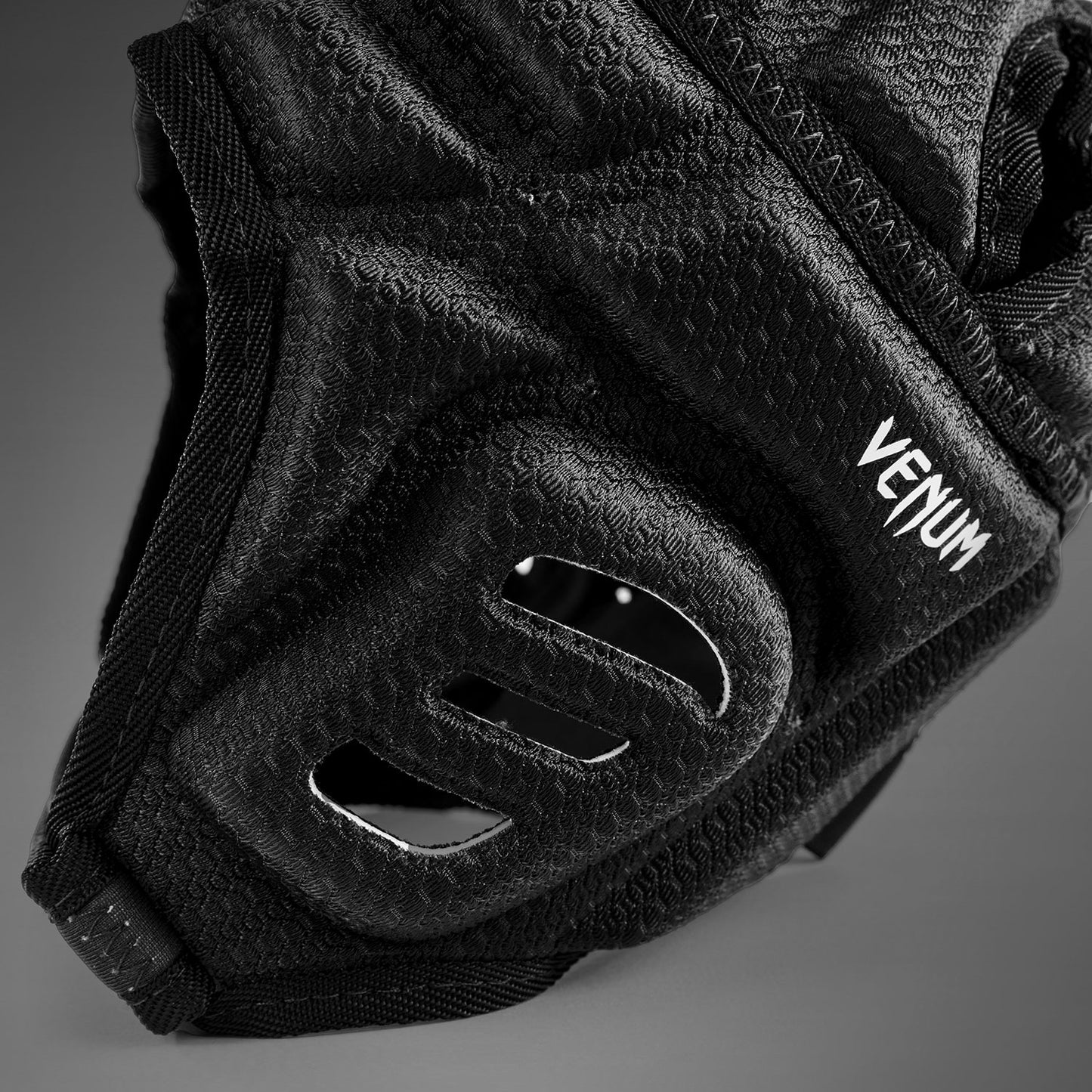 Venum Elite Protect Softshell Helm – Zwart/Wit