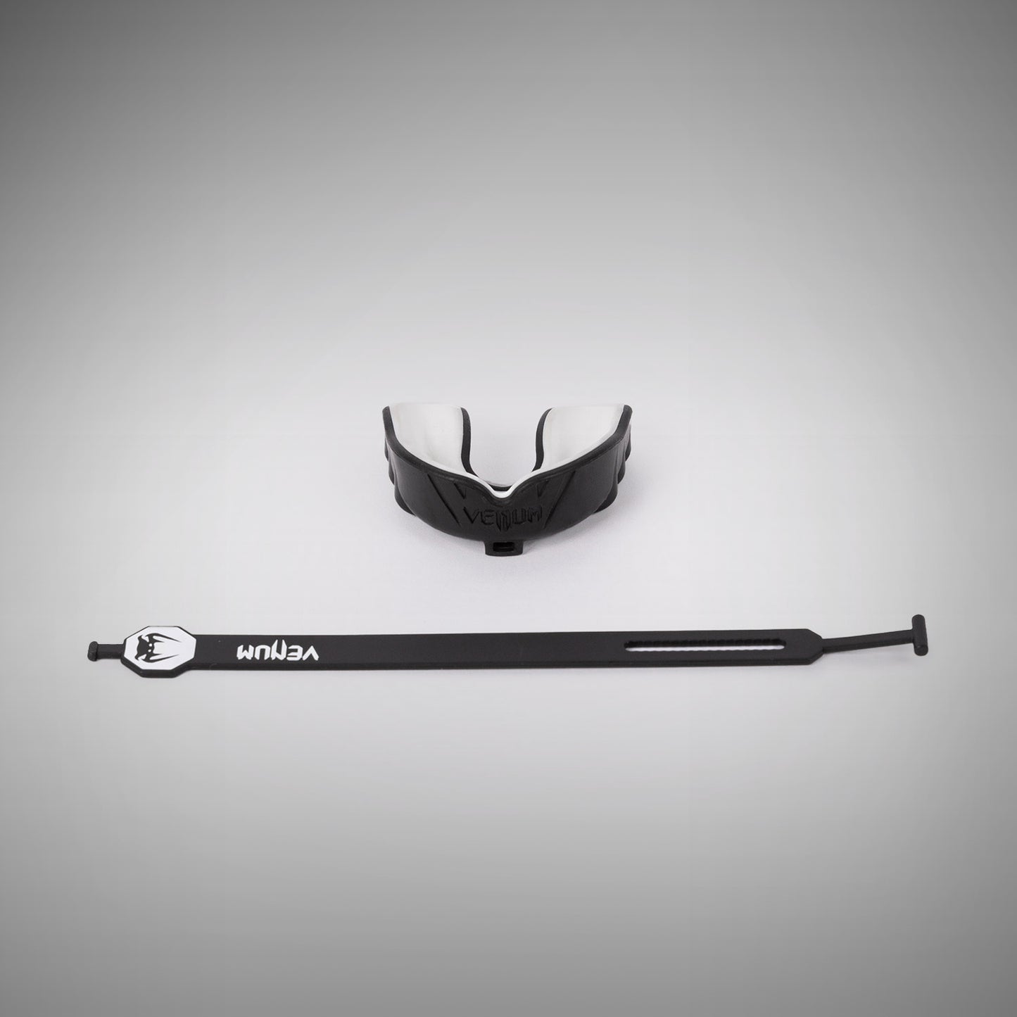 Venum Challenger Bitbeschermer met band/zonder band - Zwart/Wit