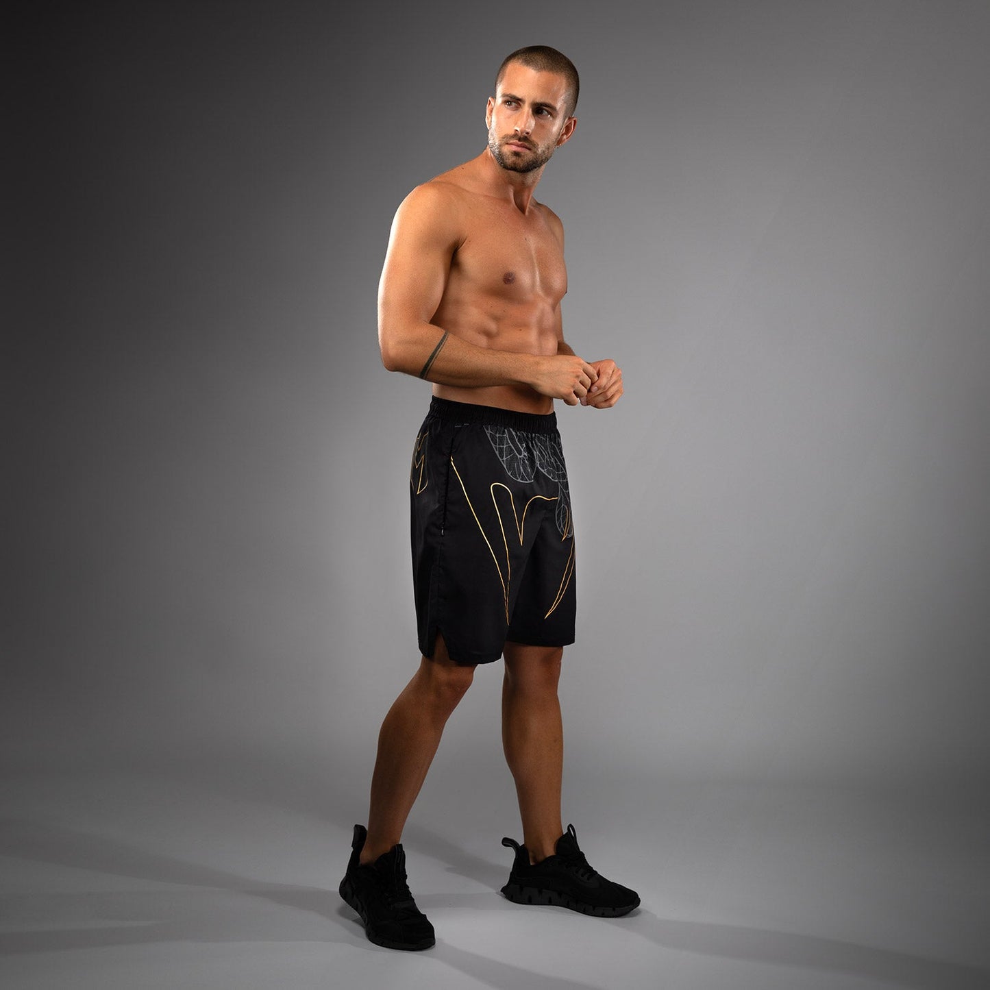 Venum Serpenti Trainingsshorts – Zwart/Zilver/Goud