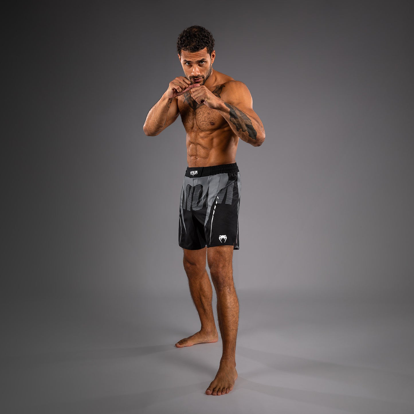 Venum Adrenaline Fightshorts – Zwart/Zilvergrijs