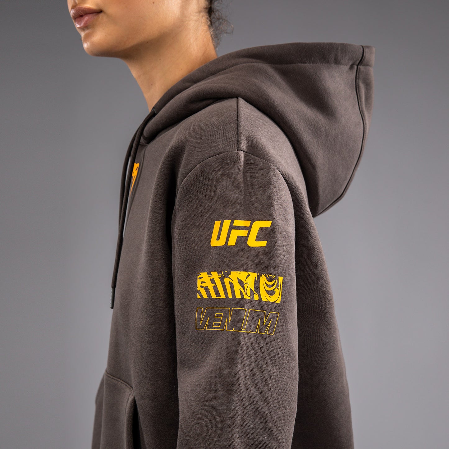 UFC Fusion by Venum Fight Week Hoodie voor Dames - Solid Earthen Brown