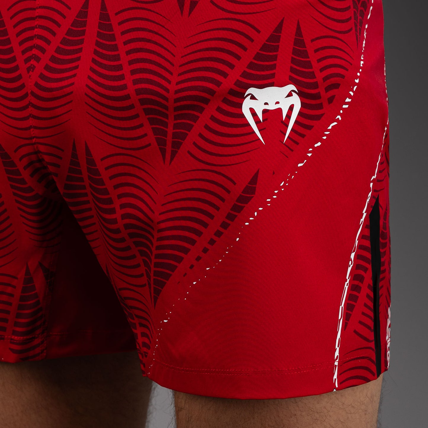 UFC Zenith by Venum Authentic Fight Night Short Fit Fight Short Heren - Rood
