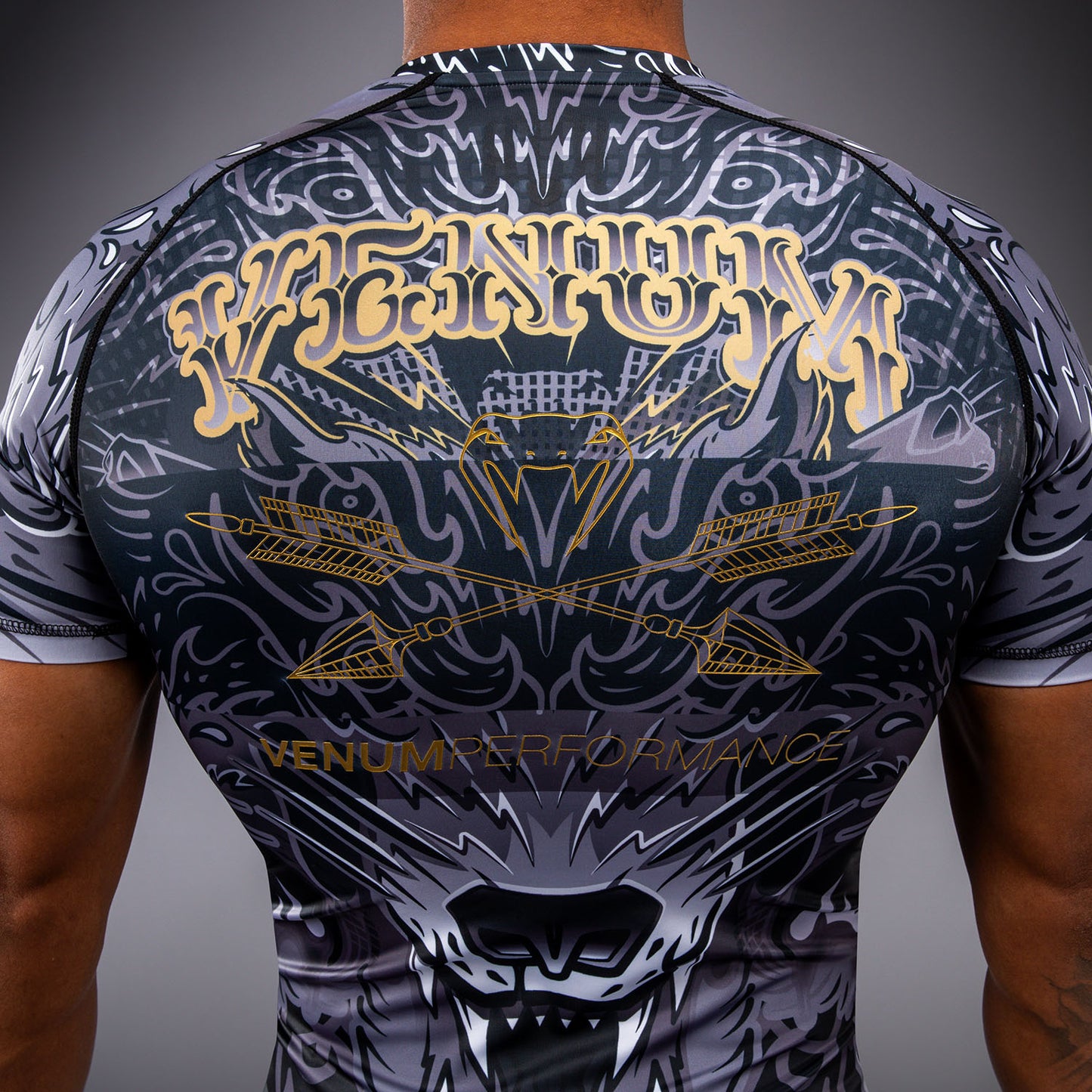 Venum Wolf Atak Rashguard met korte mouwen – Zwart/Grijs