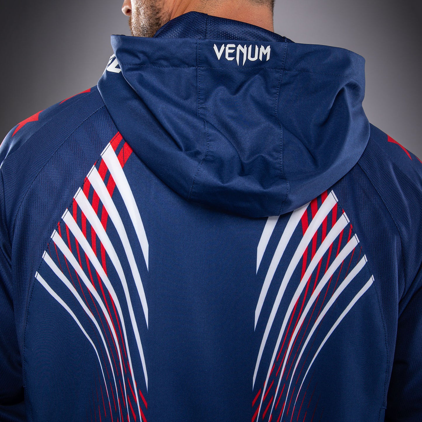 Official UFC Freedom 250 by Venum Op maat gemaakt Authentic Fight Night Walkout Hoodie voor heren - Blauw