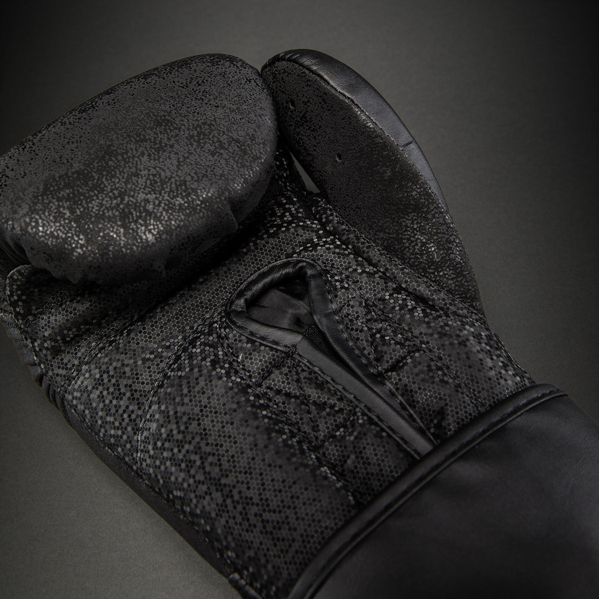 Venum Stone 2.0 Bokshandschoenen Zwart