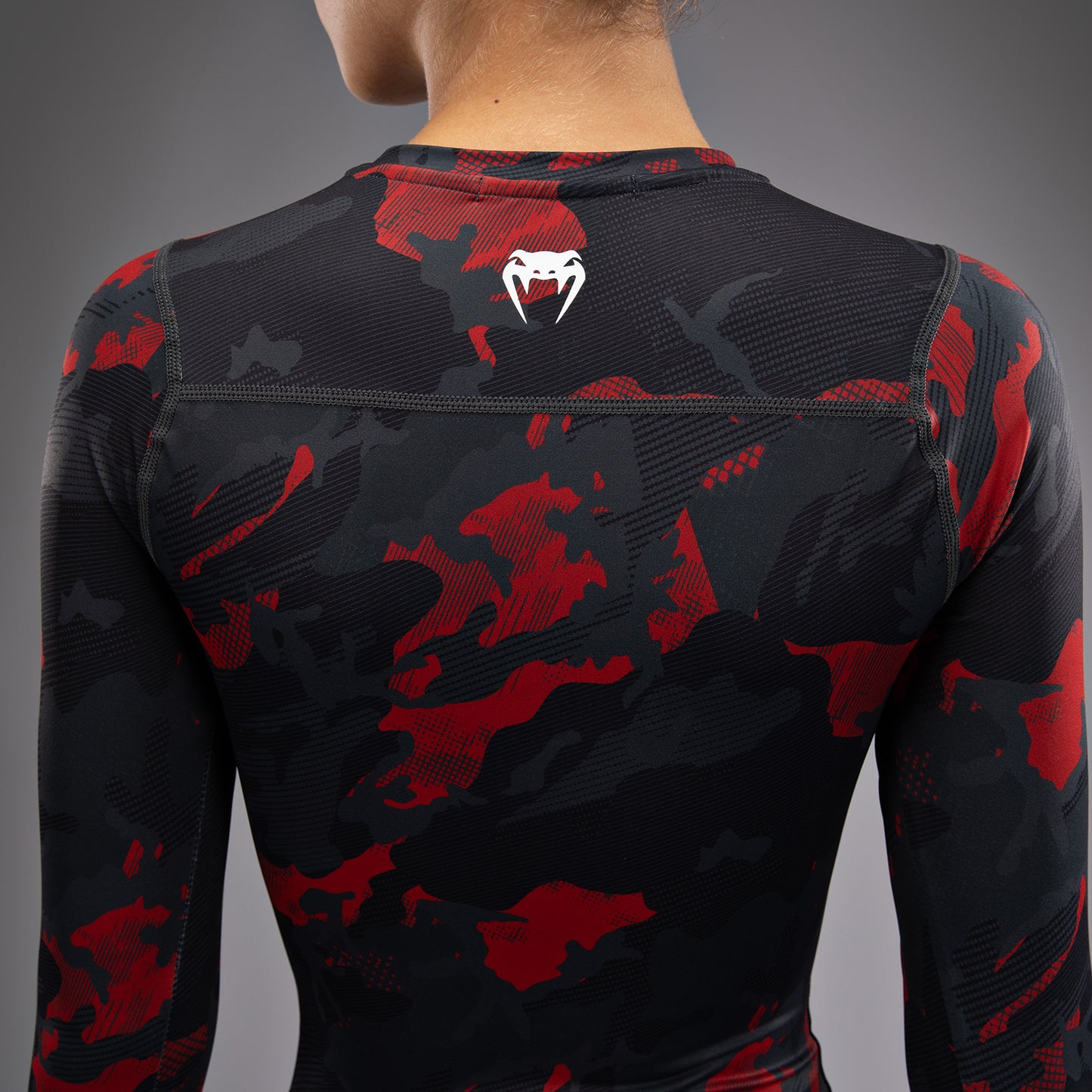 Venum x Sophia Rose Urban Red Camo Dames Lange Mouwen Rashguard